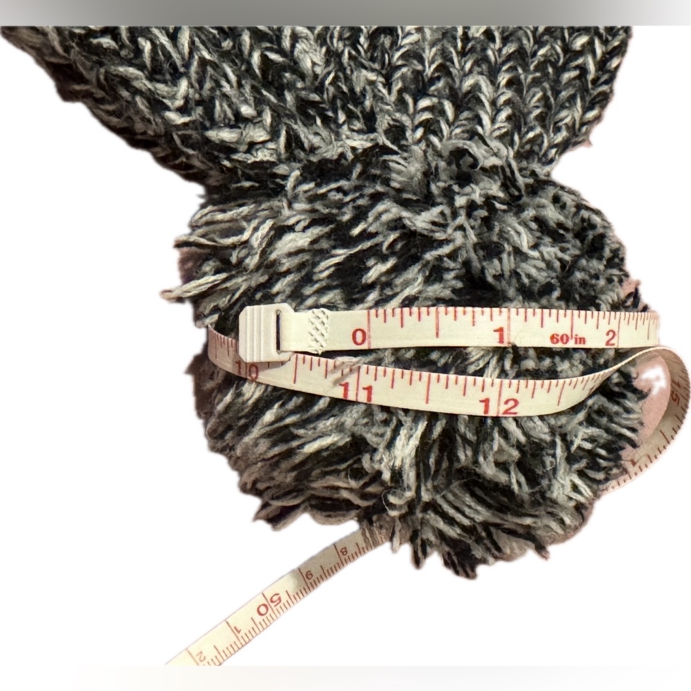 🫶 Rebecca Minkoff Monochrome Knit Pom-Pom Beanie - Picture 6 of 10